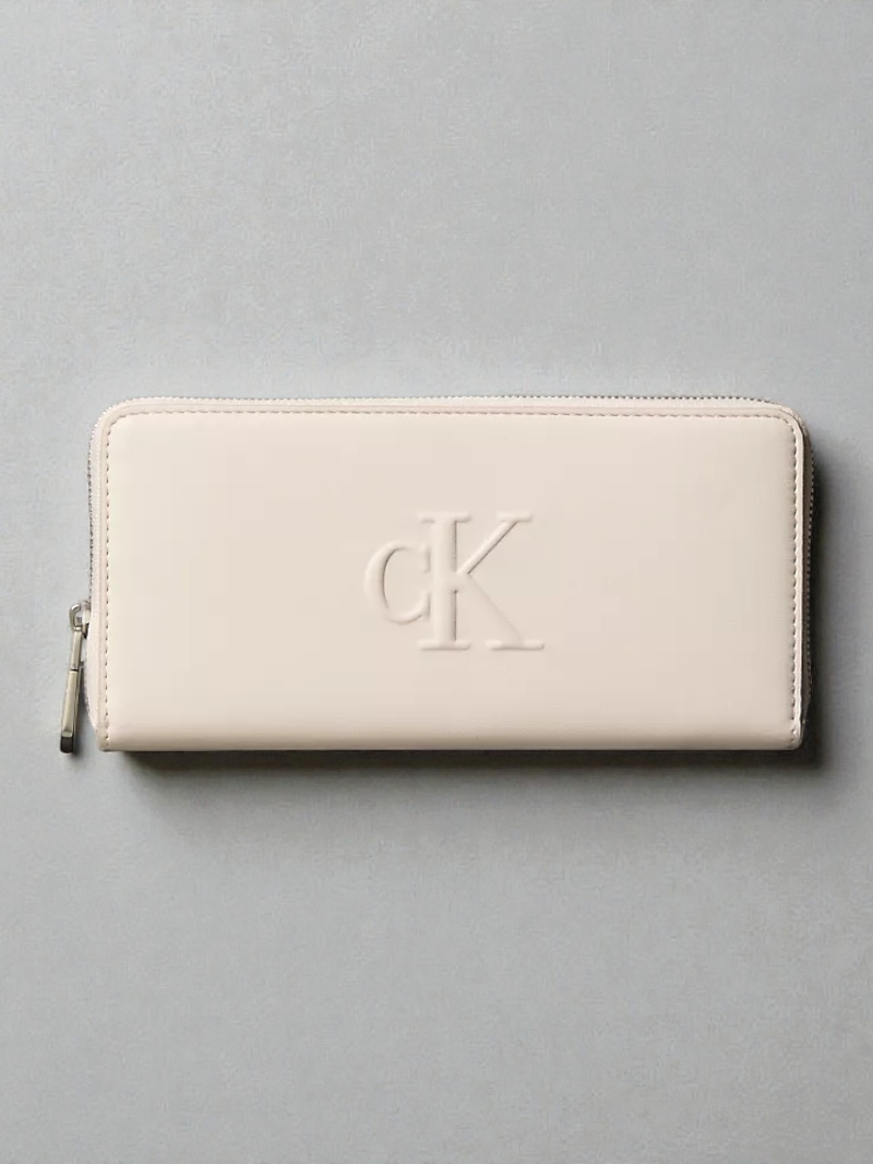 Immediate C.K Sculpted Impression Zip Wallet