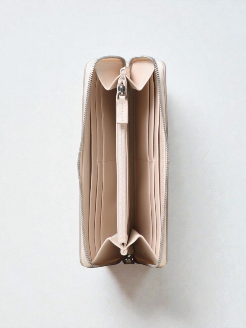 Immediate C.K Sculpted Impression Zip Wallet