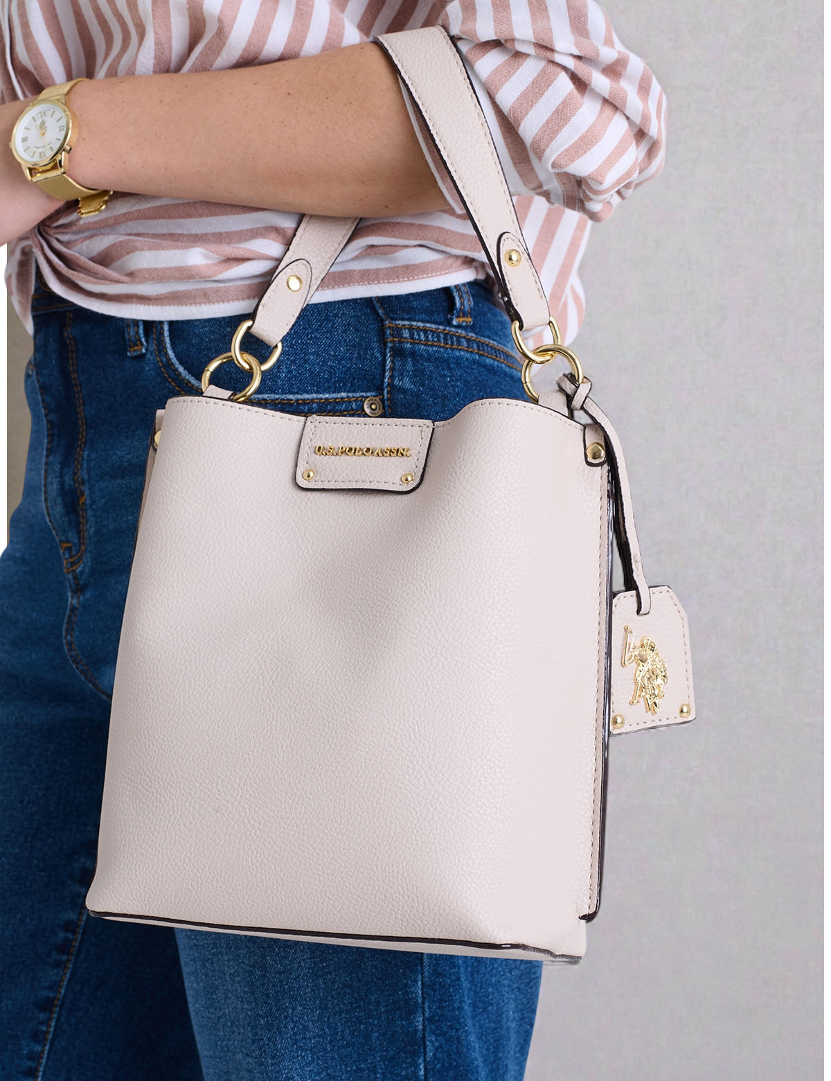SOLID BUCKET BAG WITH CROSSBODY STRAP 27A348-AA00A