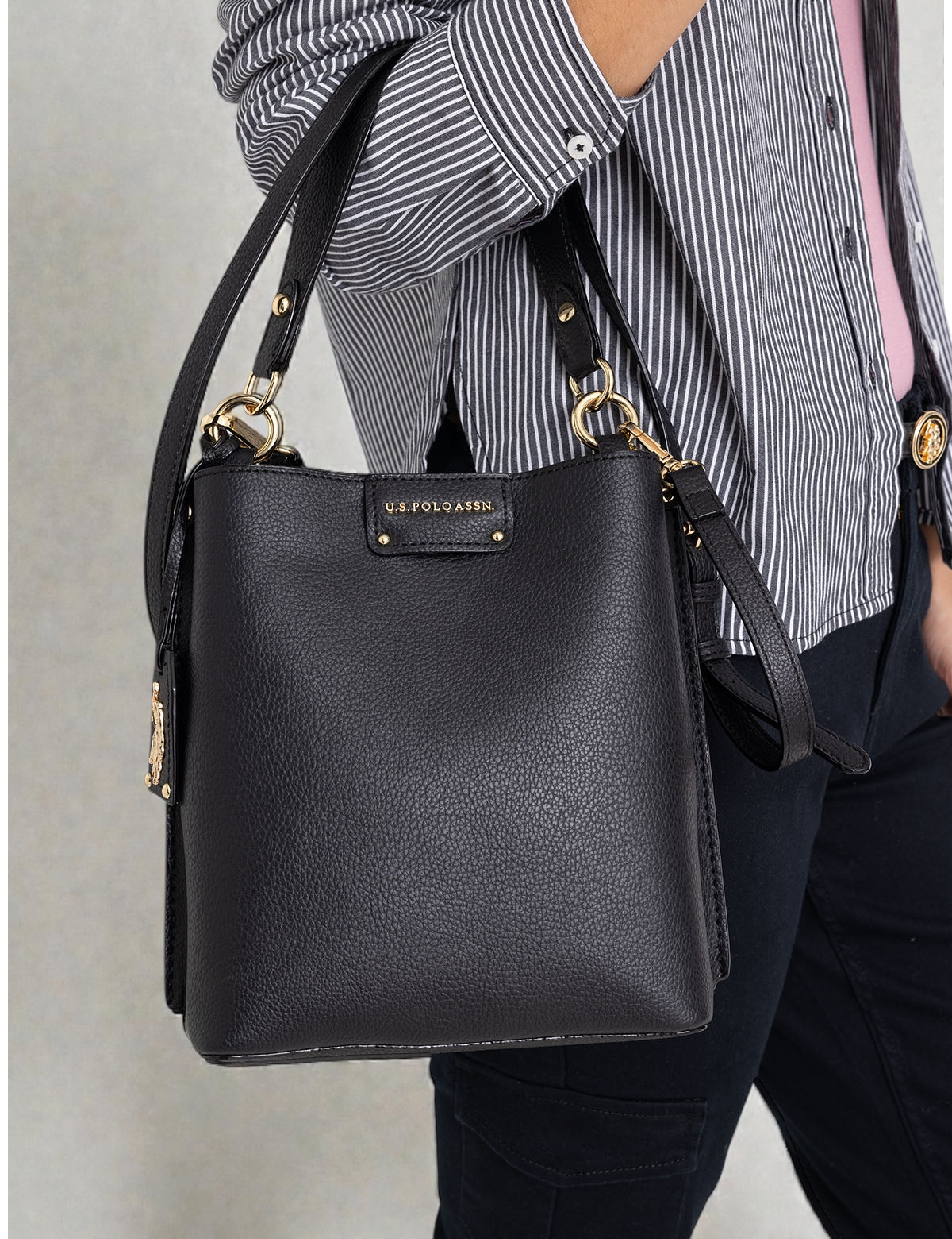 SOLID BUCKET BAG WITH CROSSBODY STRAP 27A348-AA00A