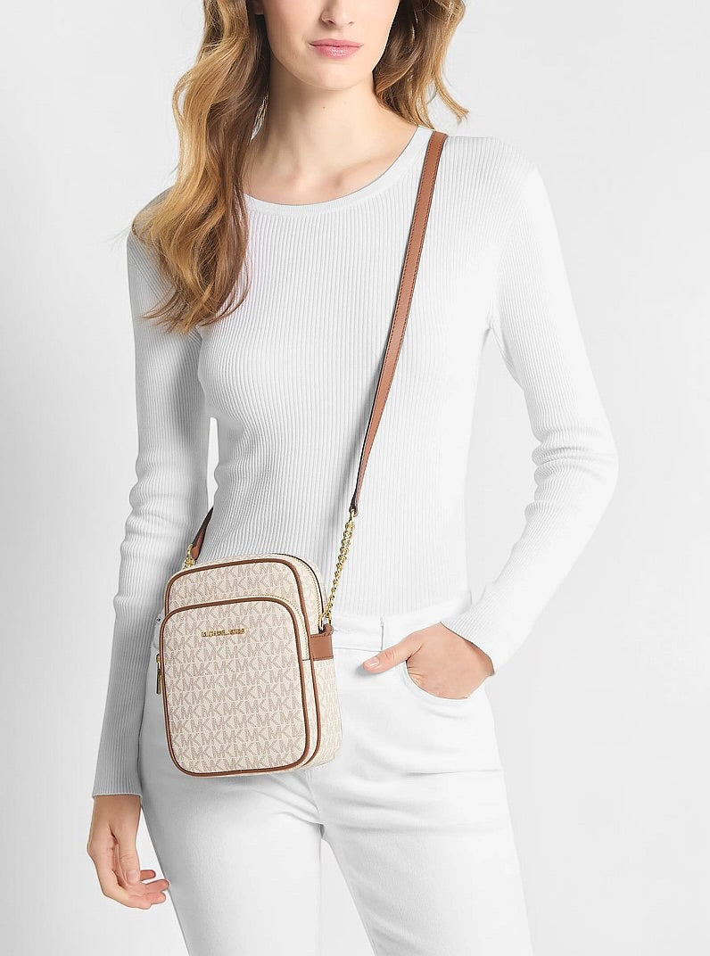 Jet Set Travel Medium Logo Crossbody Bag. 35F1GTVC2B