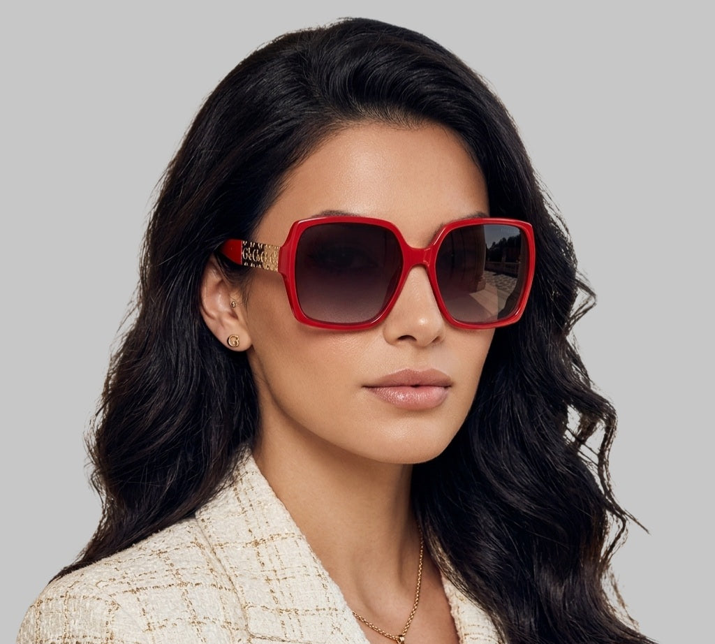 Guess  Gradient Square Ladies Sunglasses
Item No. GO00031 66F 62
