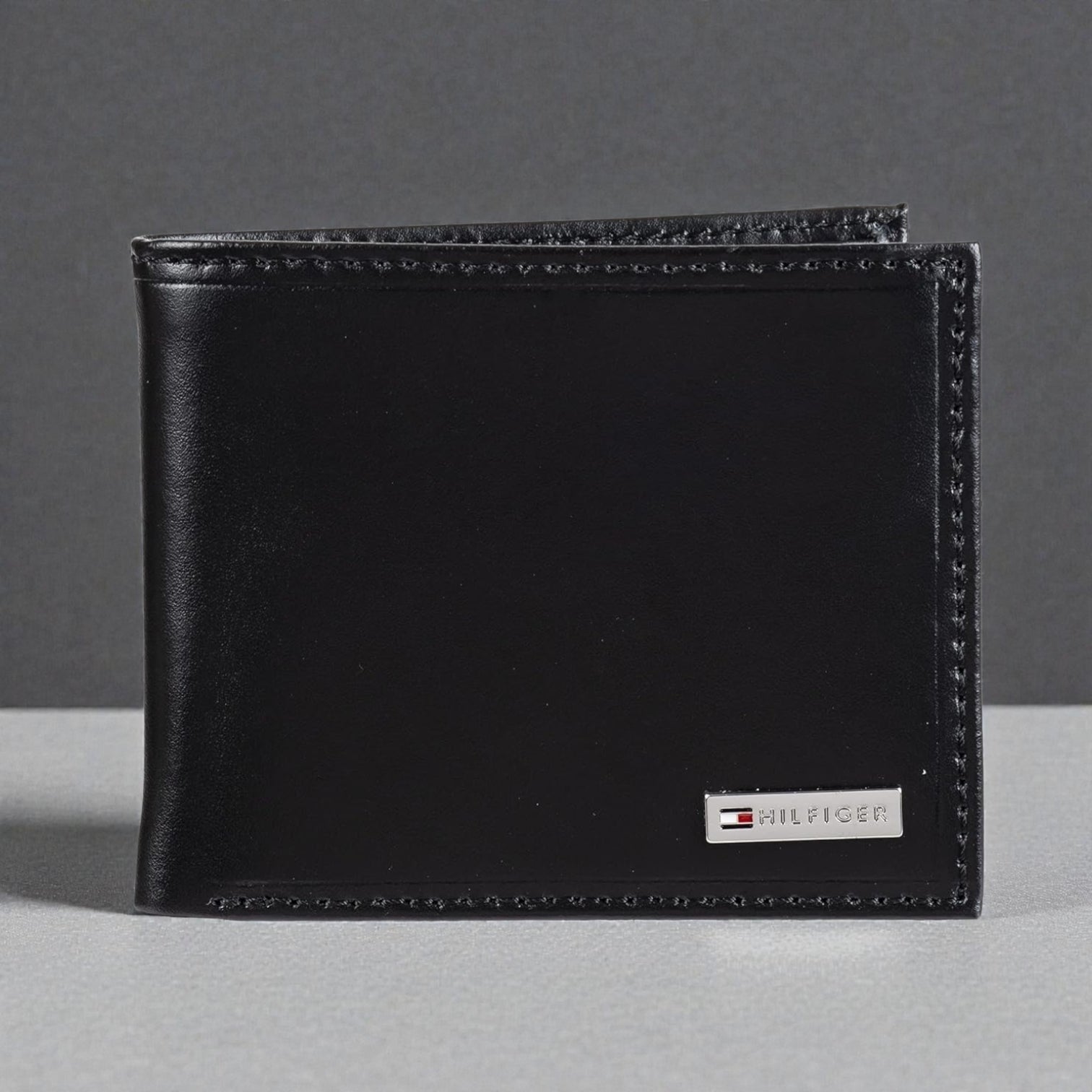 Tommy Hilfiger Men's Passcase Wallet with Removable ID Window