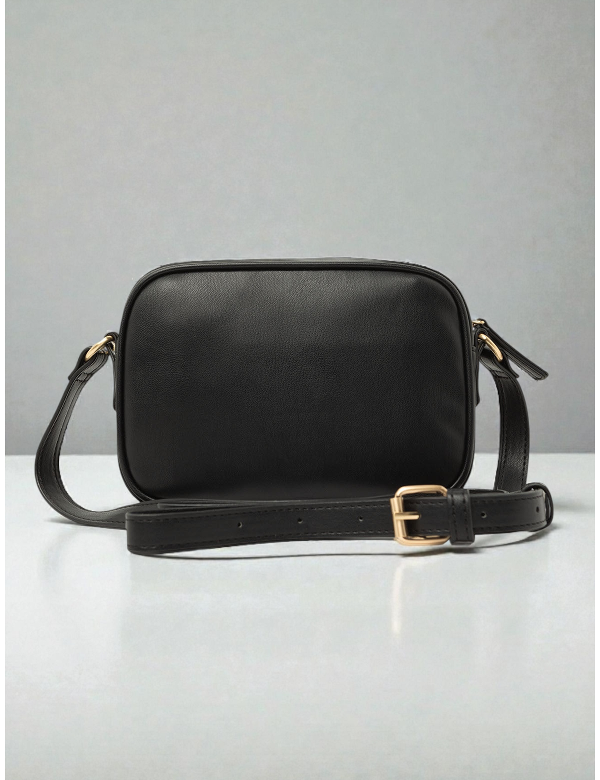 QUILTED V CROSSBODY BAG 27A361-AA00A