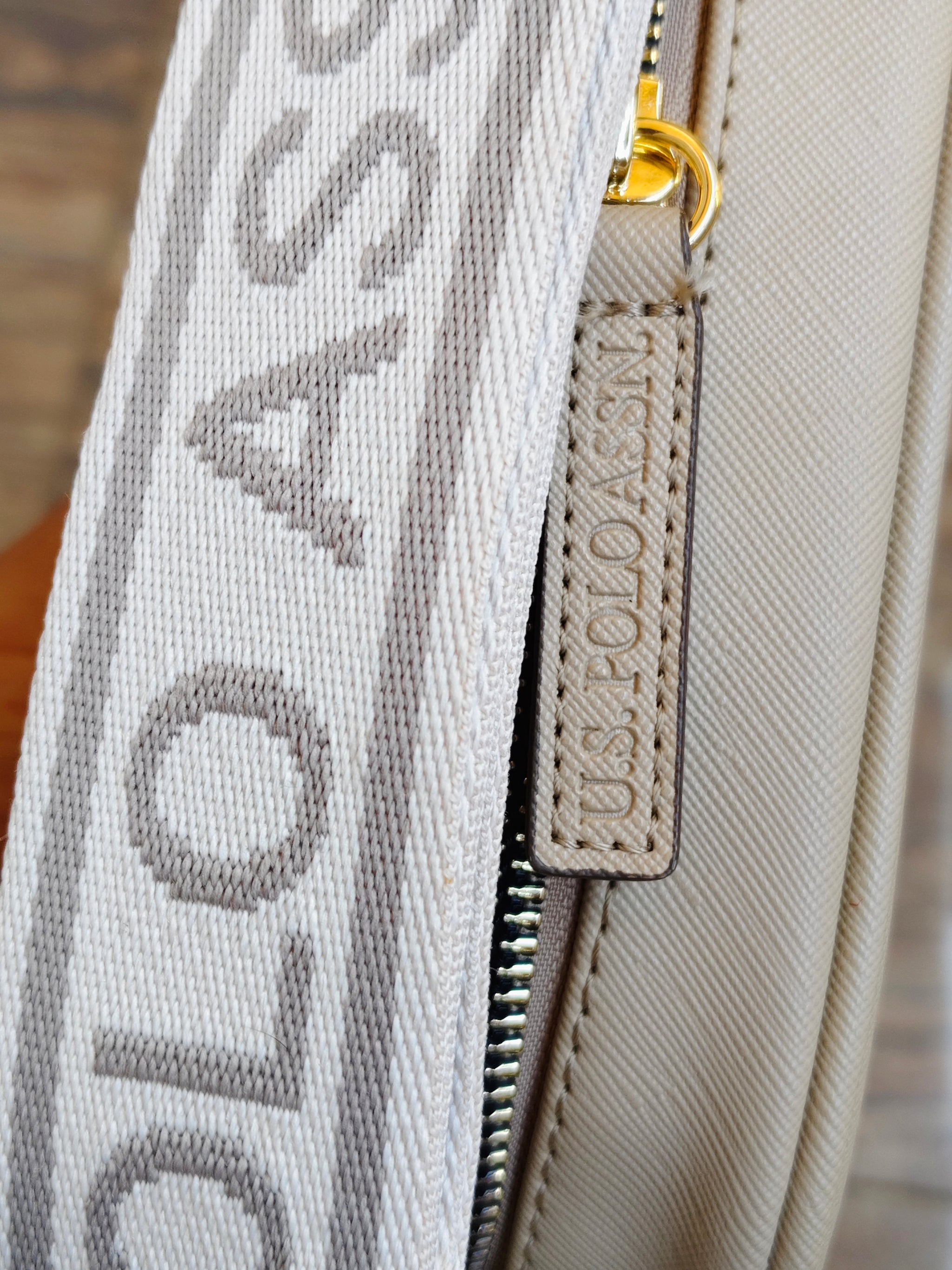 Immediate CLASSIC ZIP CROSSBODY BAG,27A278-AA00A