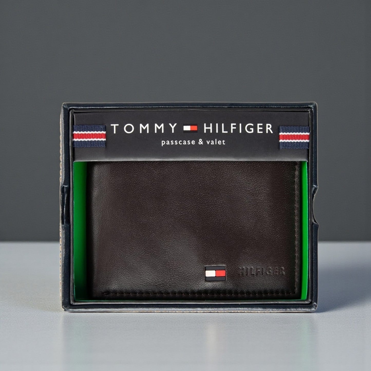 Tommy Hilfiger Men's Passcase Wallet with Removable ID Window