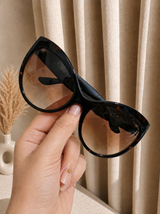 Immediate Guess 
Gradient Brown Butterfly Ladies Sunglasses
Item No. GU00130 52F 61