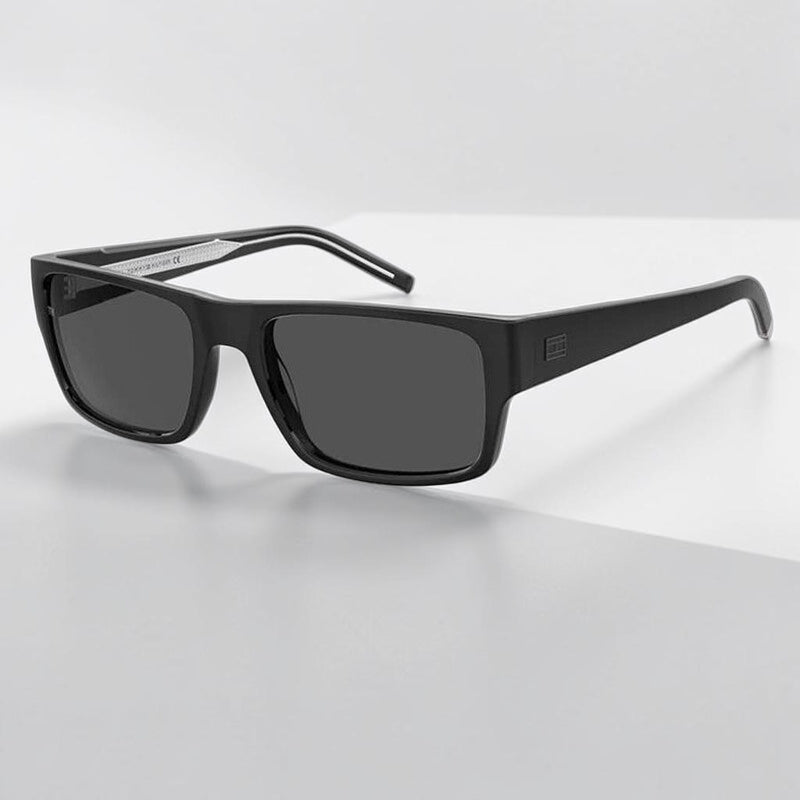 Tommy Hilfiger
Grey Rectangular Men's Sunglasses,TH 2017/S