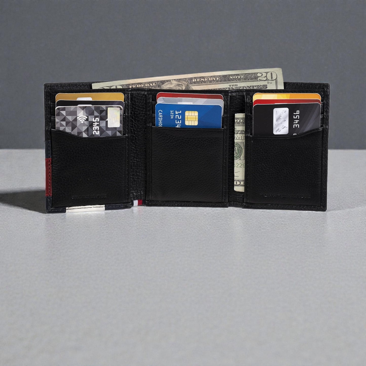 Tommy Hilfiger Men's Trifold Wallet