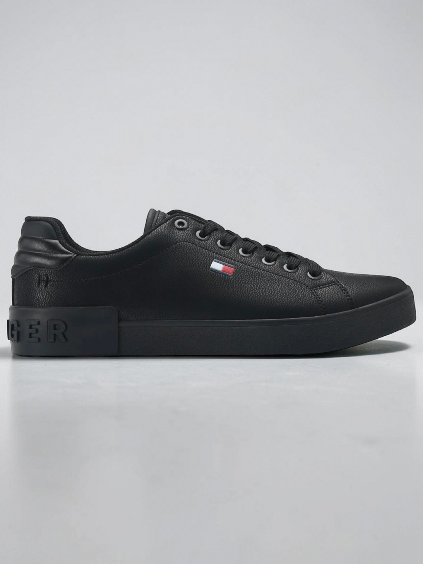 TH Rezz 6 Sneaker