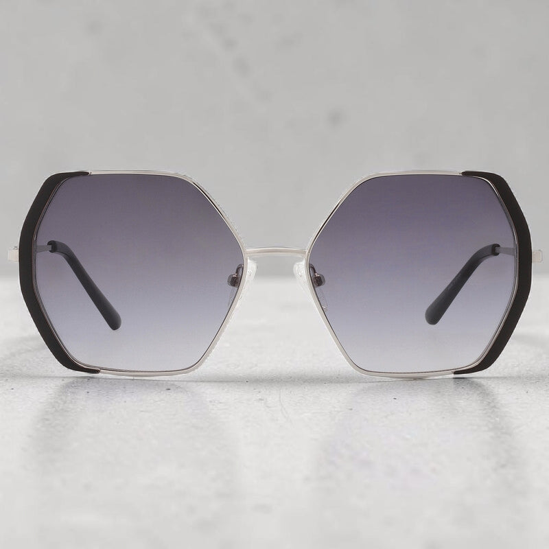Guess
Smoke Gradient Geometric Ladies Sunglasses
Item No. GF0387 10B 57