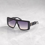 Guess 
Smoke Gradient Rectangular Ladies Sunglasses
Item No. GU00109 01B 60