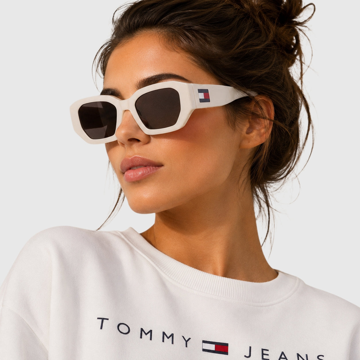 Tommy Hilfiger
Geometric Sunglasses,
TJ 0099/S