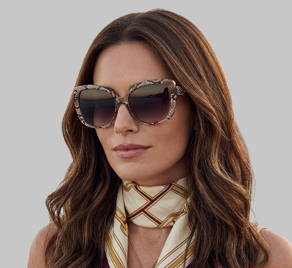 Guess 
Brown Gradient Butterfly Ladies Sunglasses
Item No. GF0383 45F 57