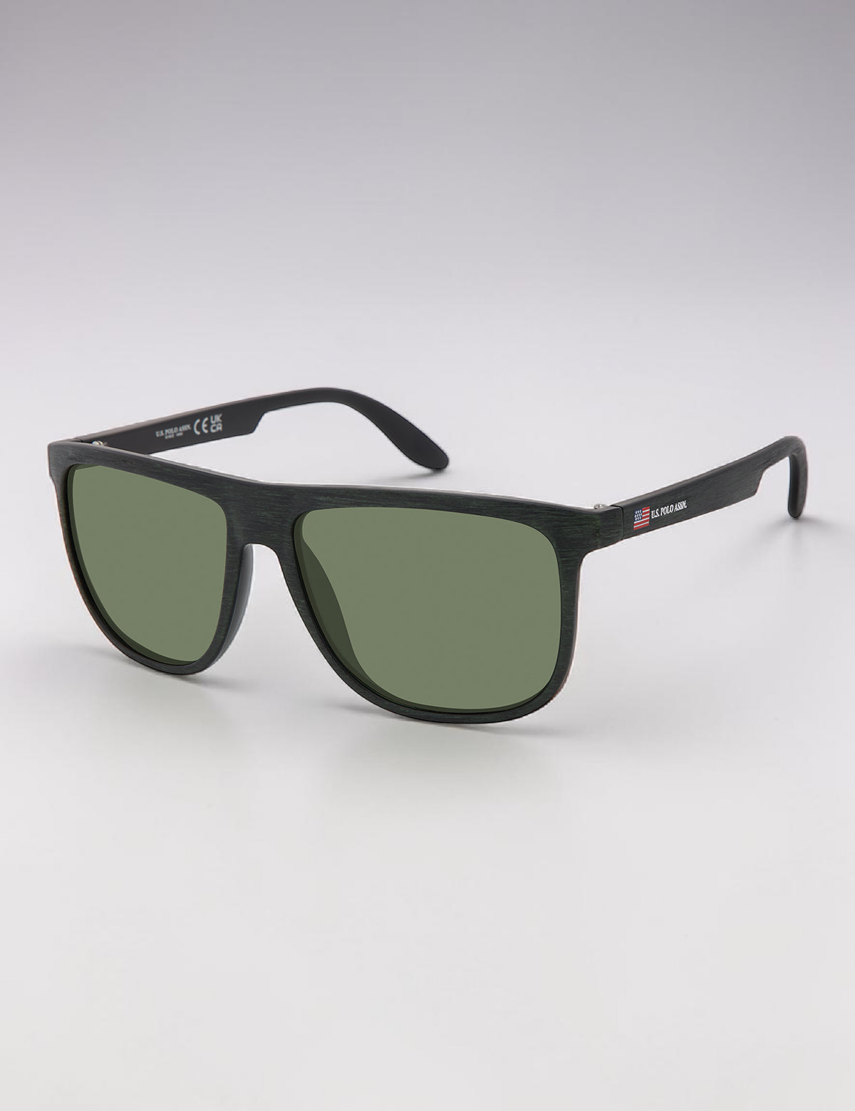 FLAT-BROW SPORT SUNGLASSES
Serial PA3127-0000A