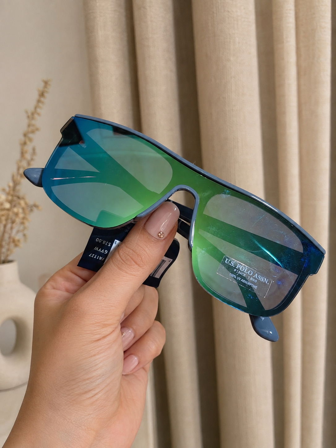 Immediate SHIELD SUNGLASSES
Serial PA1127-0000A