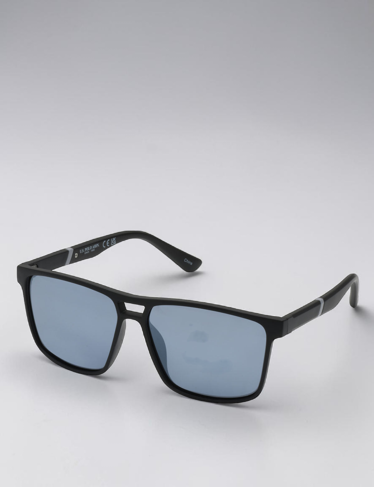 POLARIZED SPORT RECTANGULAR SUNGLASSES
Serial PA3093-0000A