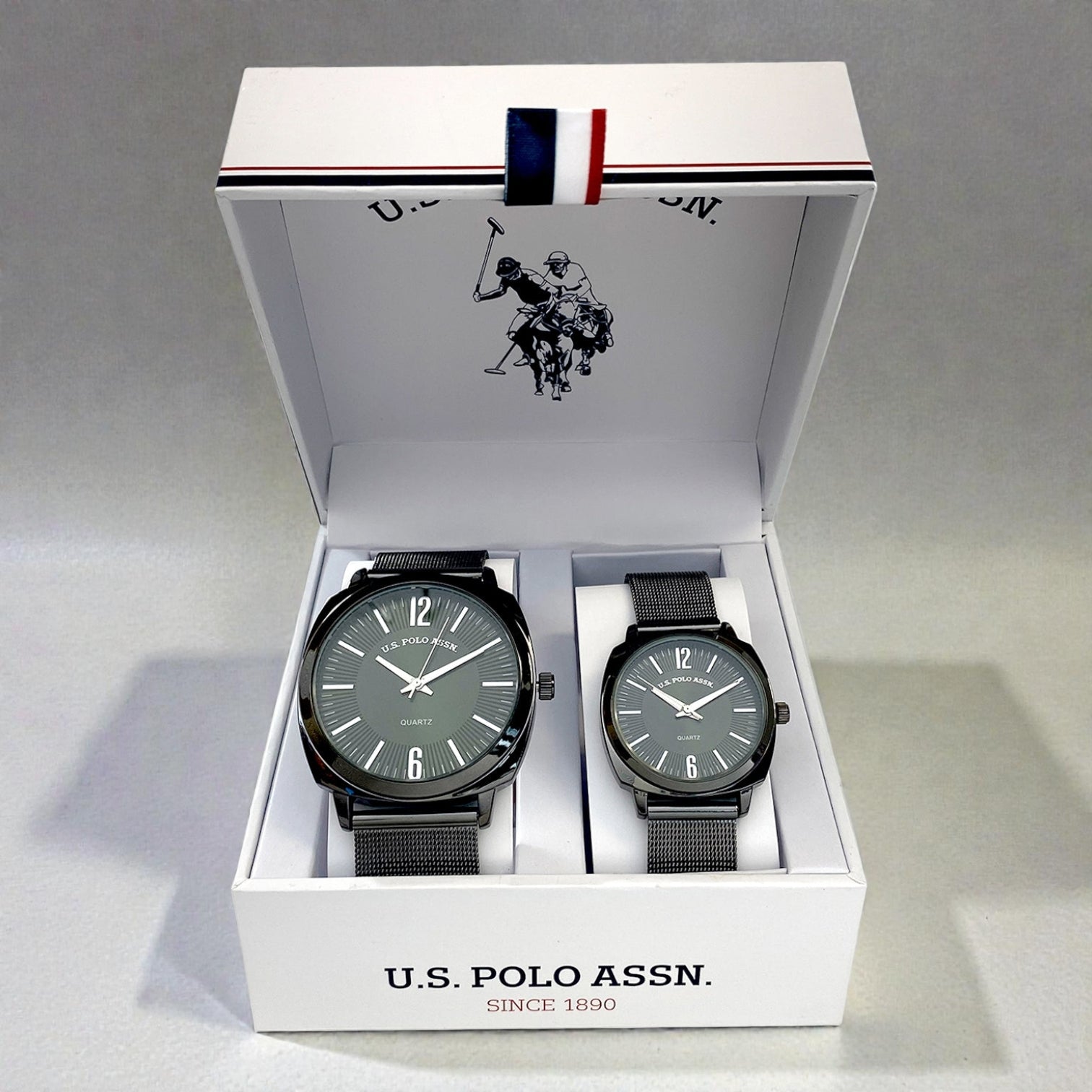 HIS AND HERS GUNMETAL MESH STRAP WATCH SET,USC2719UO