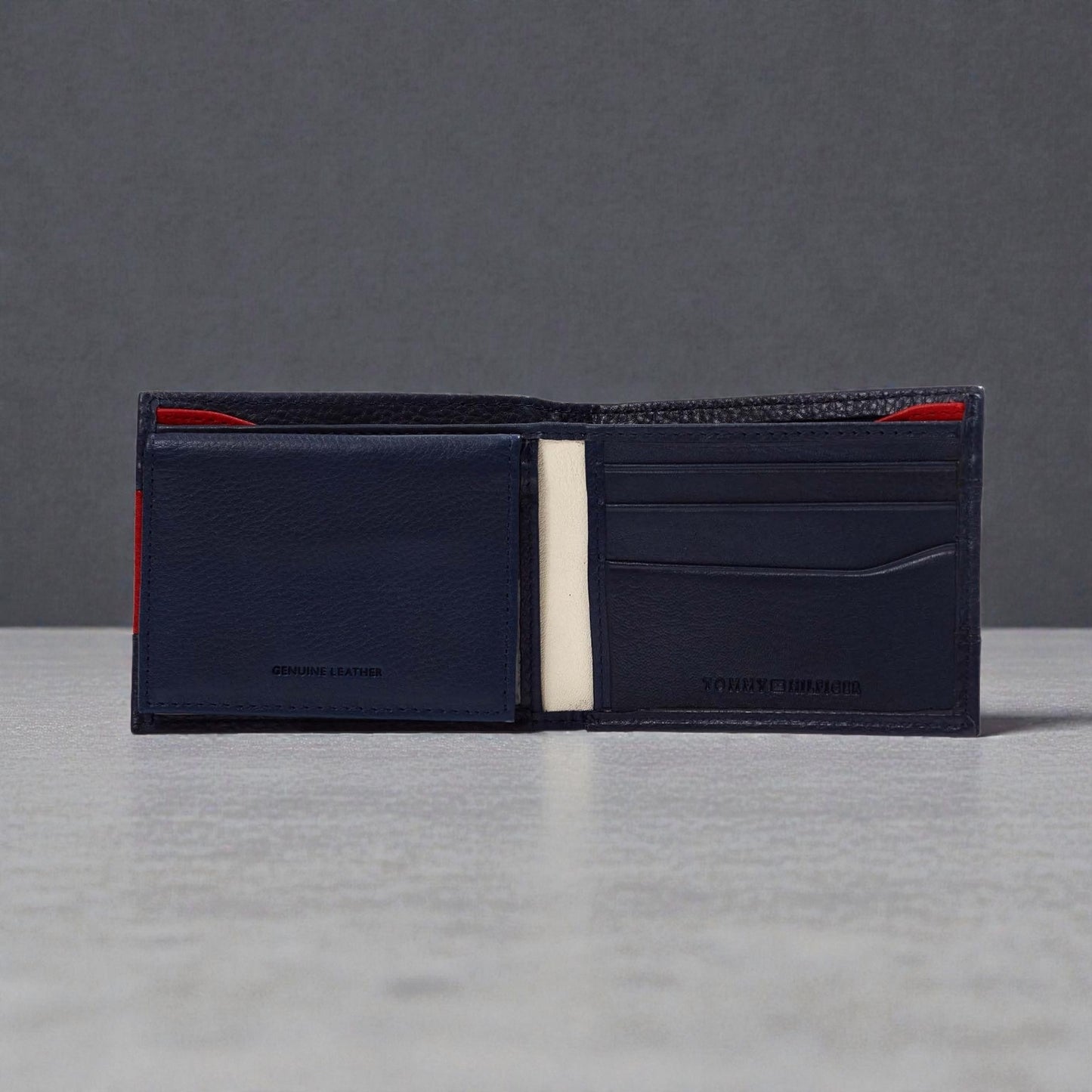 Tommy Hilfiger Men's Passcase Wallet with Removable ID Window