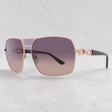 Guess
Smoke Gradient Navigator Ladies Sunglasses
Item No. GU00159 28B 63