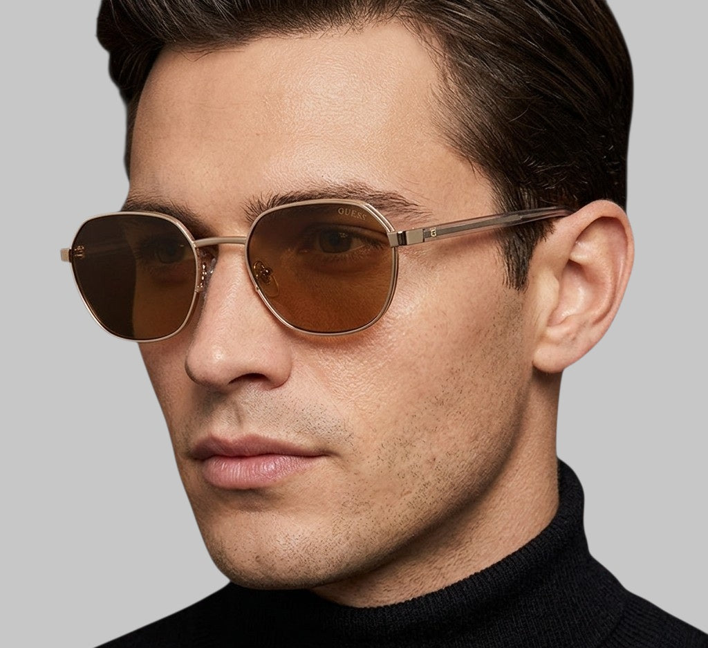 Guess
Brown Round Men's Sunglasses
Item No. GU00116 32E 51