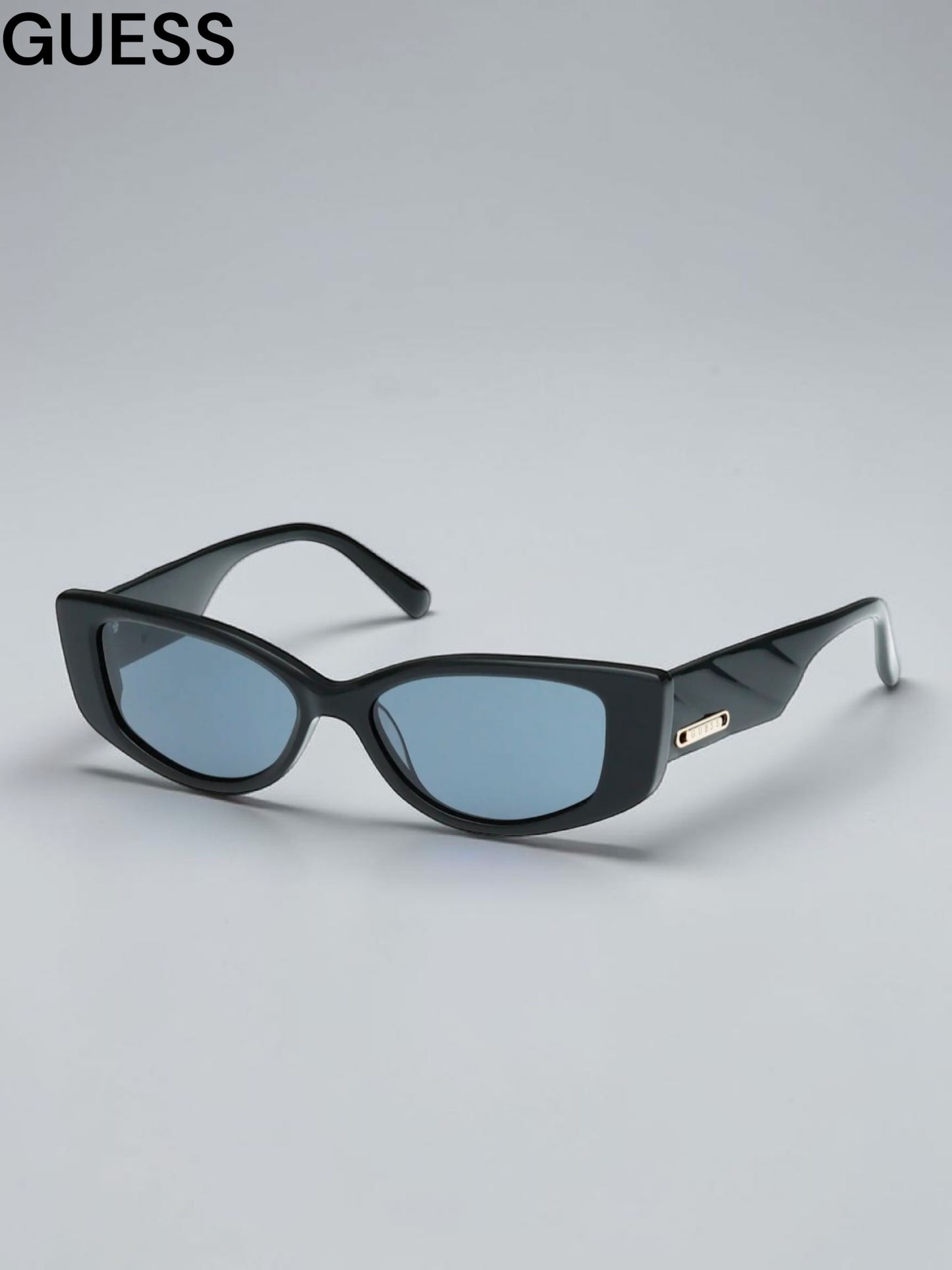 Guess 59mm Navigator Sunglasses