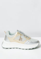 Della Sneaker