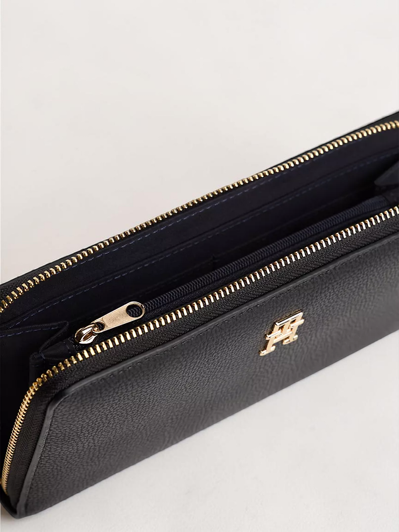Immediate Tommy Hilfiger Monogram Monogram Zip Wallet XW04738-UB1