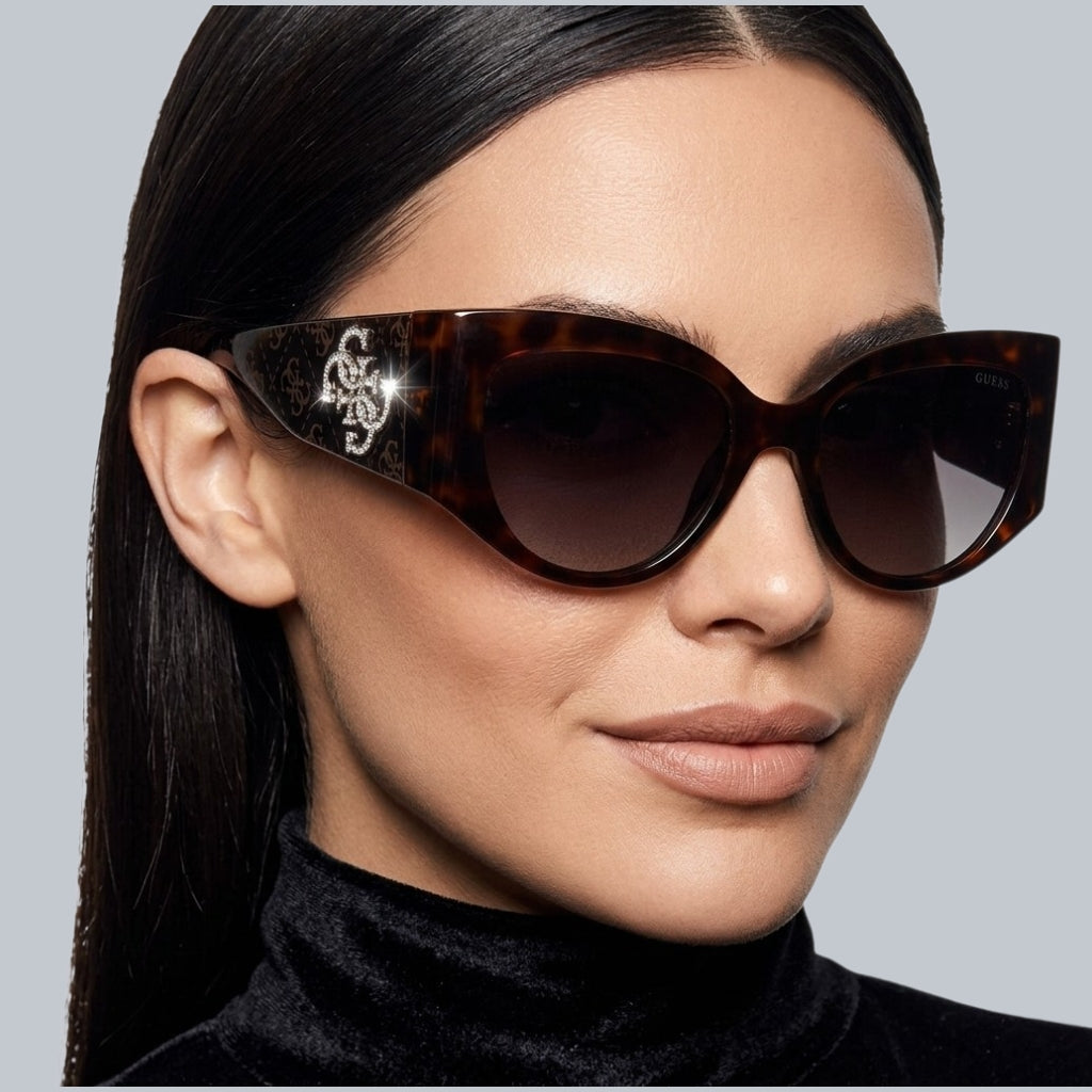 Guess Gradient Oval Ladies Sunglasses
Item No. GU00202 52F 54