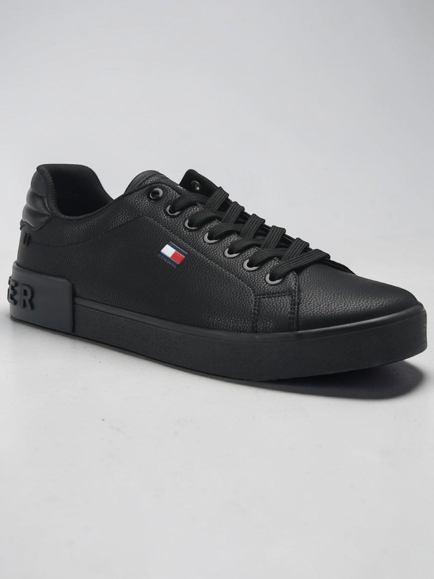 TH Rezz 6 Sneaker