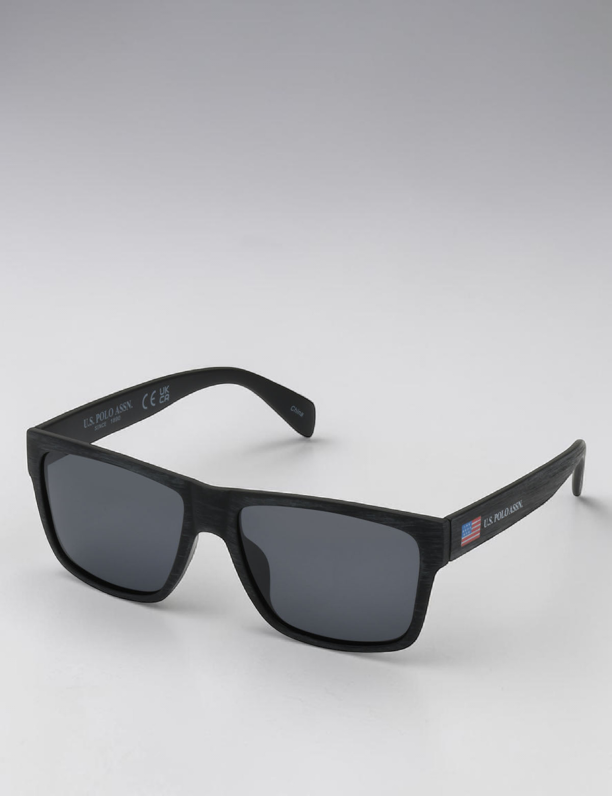 POLARIZED FLAG BRANDED SPORT SUNGLASSES
Serial PA3018M-0000A