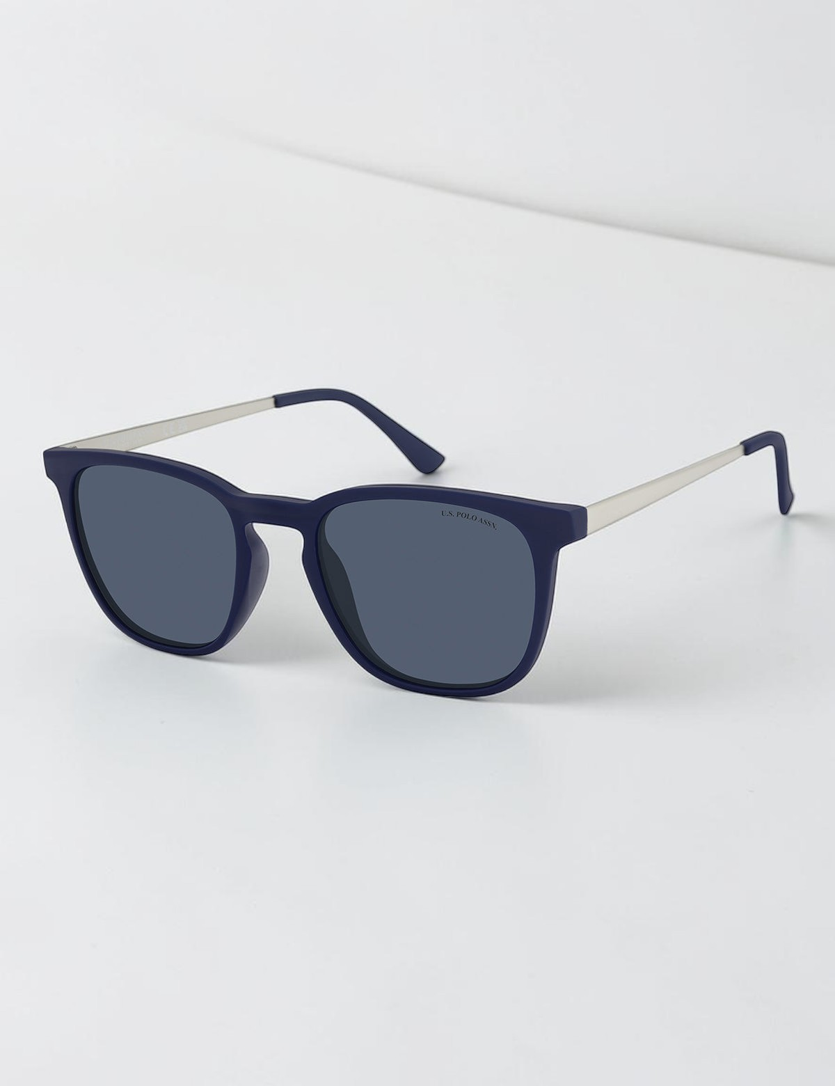 Immediate MINIMALIST KEYHOLE SUNGLASSES
Serial PA3105-0000A