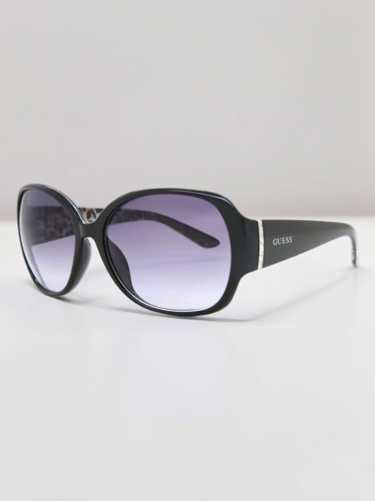 Immediate Guess smoke gradient oval ladies sunglasses gf0284