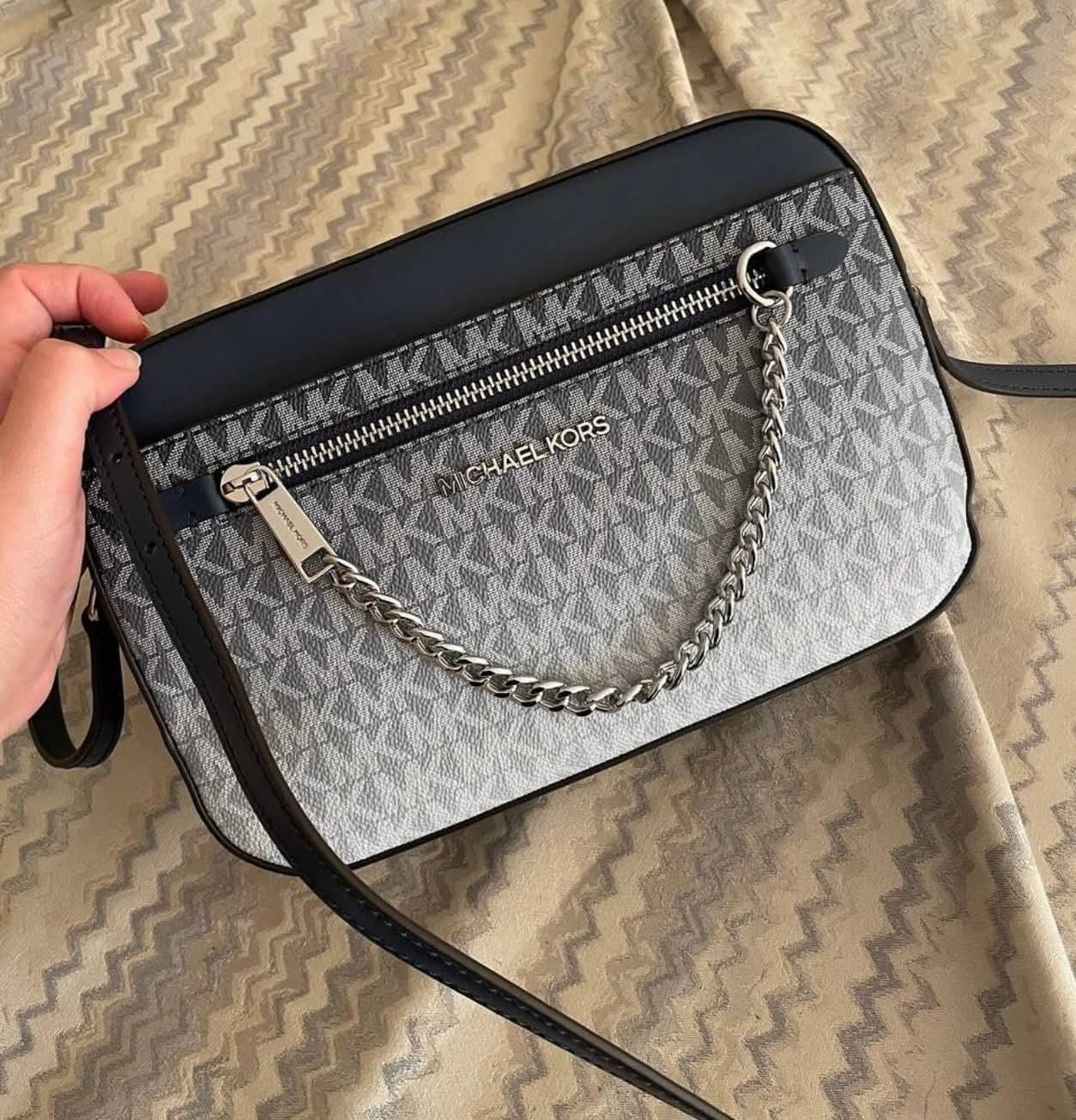 Immediate M.K Jet Set Large Ombré Signature Logo Crossbody Body