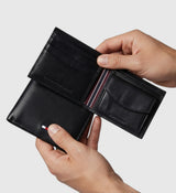 Tommy Hilfiger Men's leather wallet