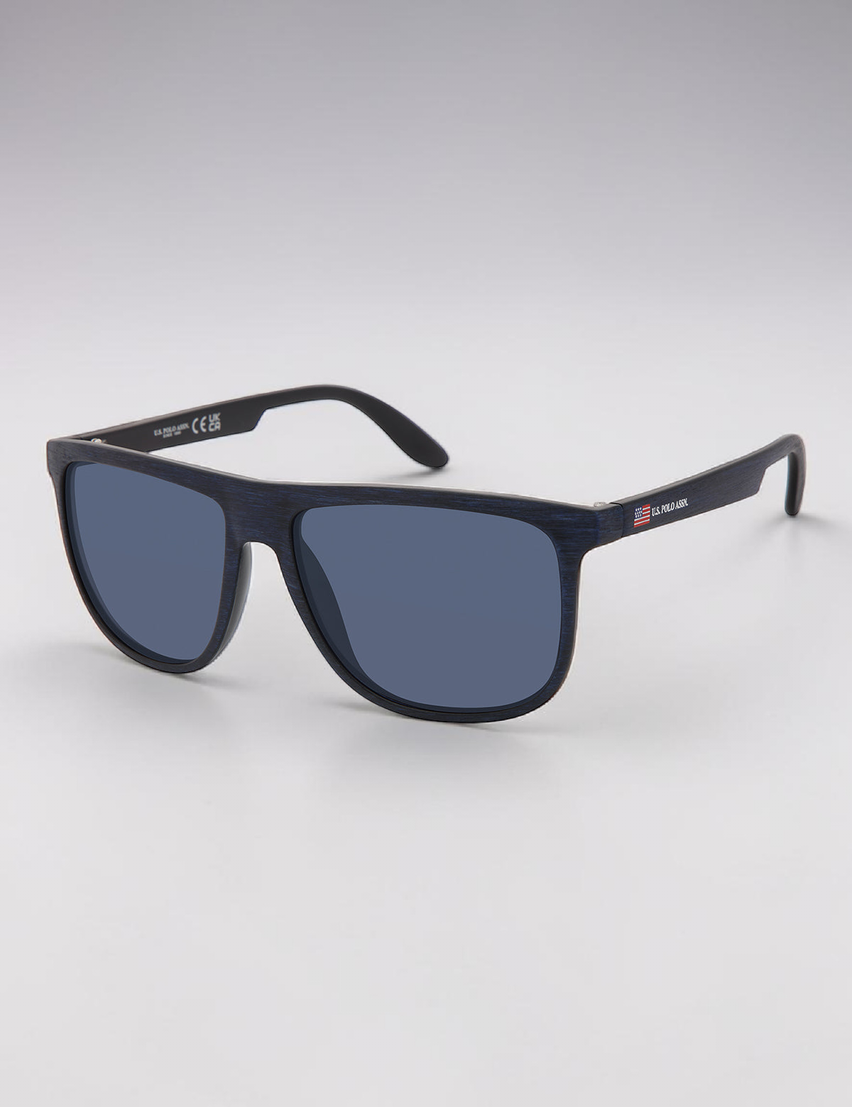 FLAT-BROW SPORT SUNGLASSES
Serial PA3127-0000A