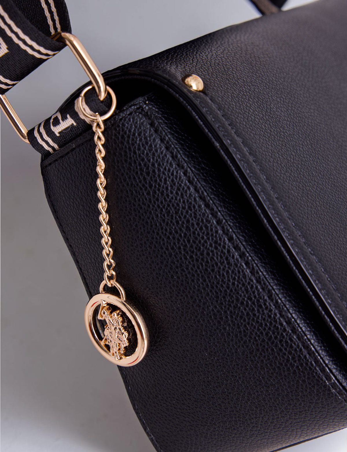 Immediate DECORATIVE TURNLOCK SHOULDER BAG Serial 27V0120-AA00A