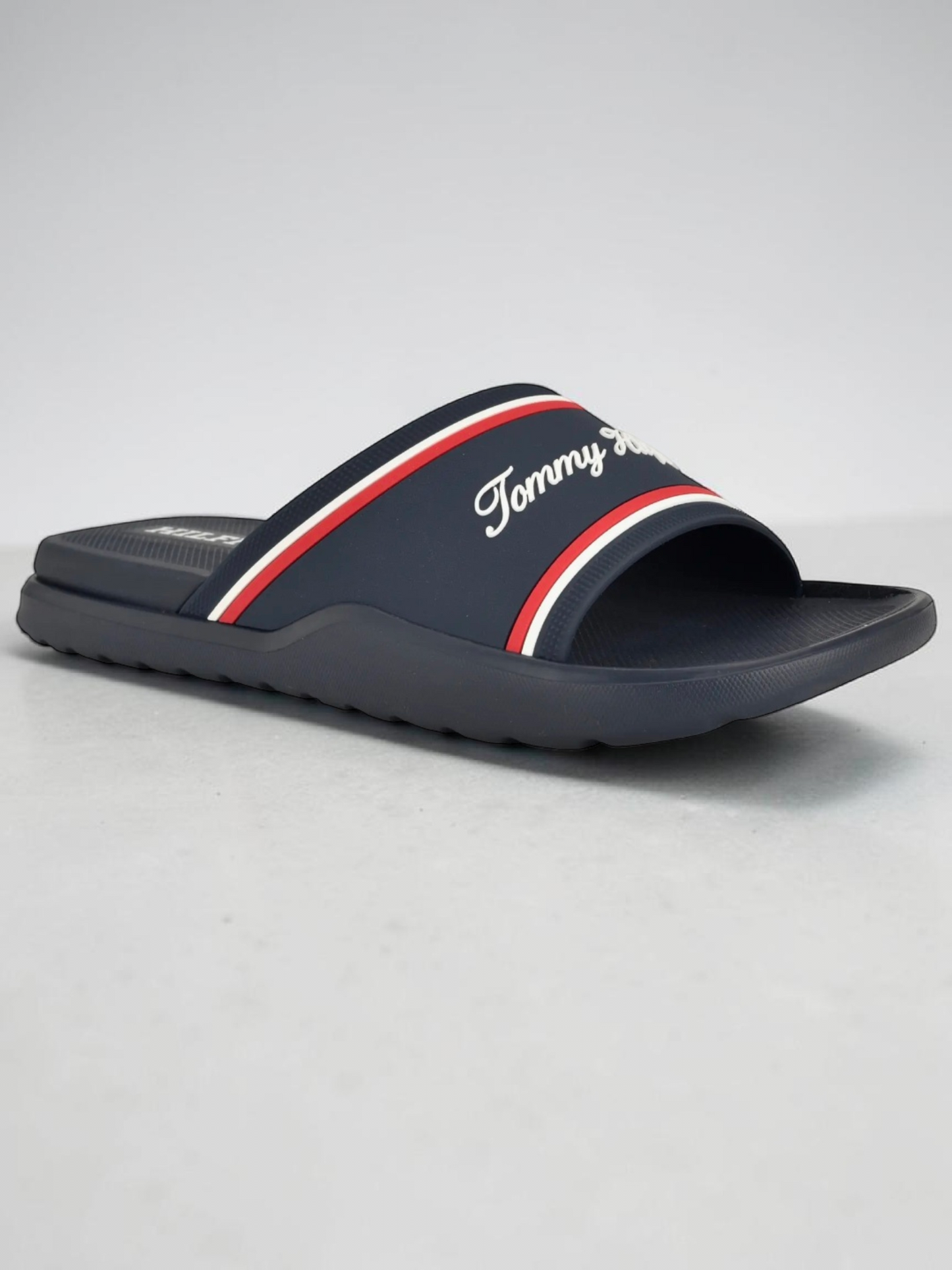 TH Momil Slide Sandal