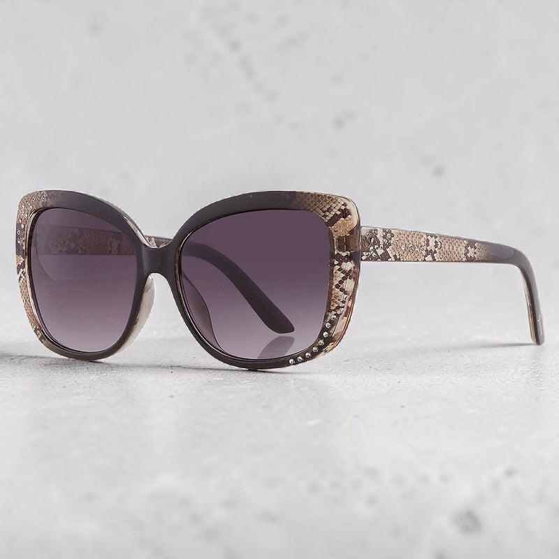 Guess 
Smoke Gradient Butterfly Ladies Sunglasses
Item No. GF0383 05B 57