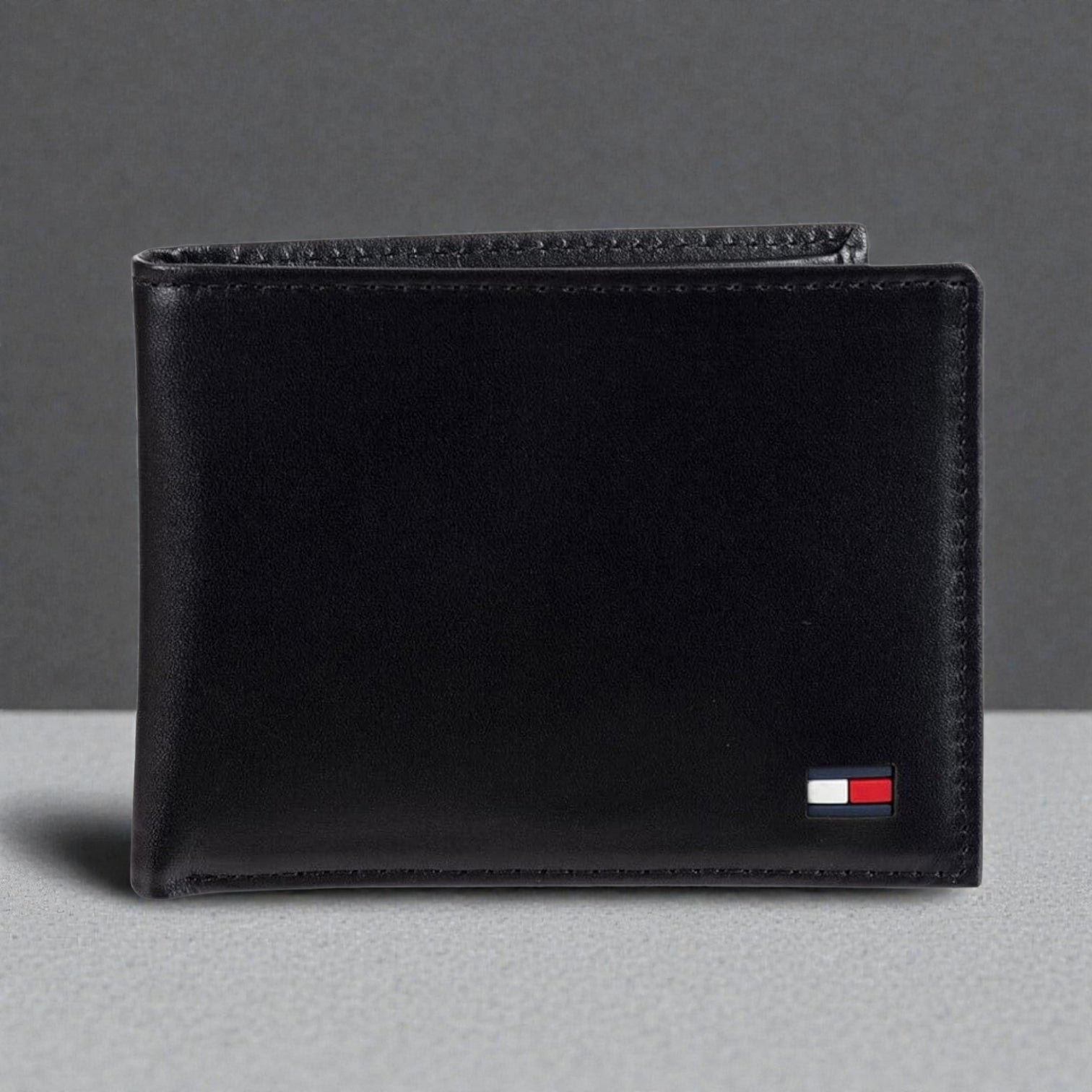 Tommy Hilfiger Men's Passcase Wallet with Removable ID Window