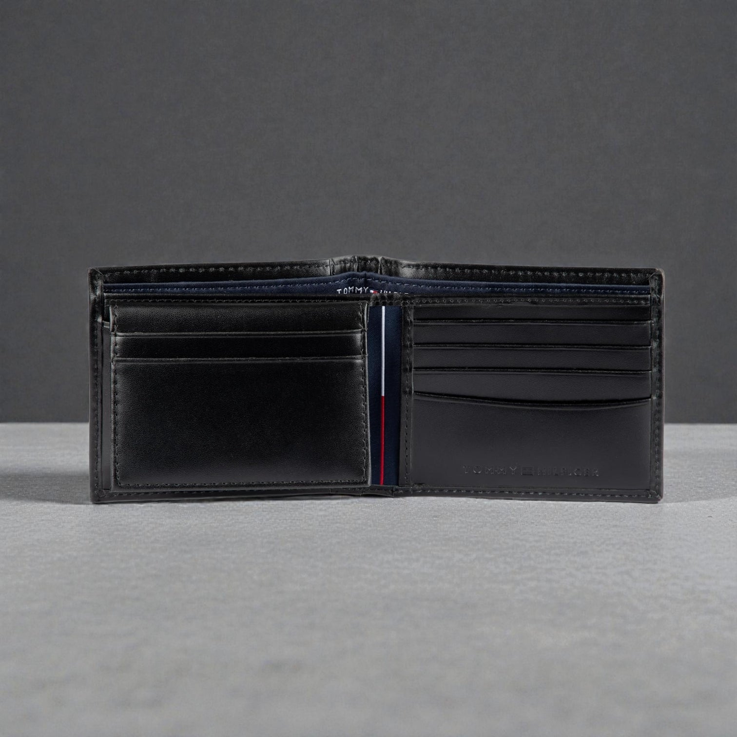 Tommy Hilfiger Men's Passcase Wallet with Removable ID Window