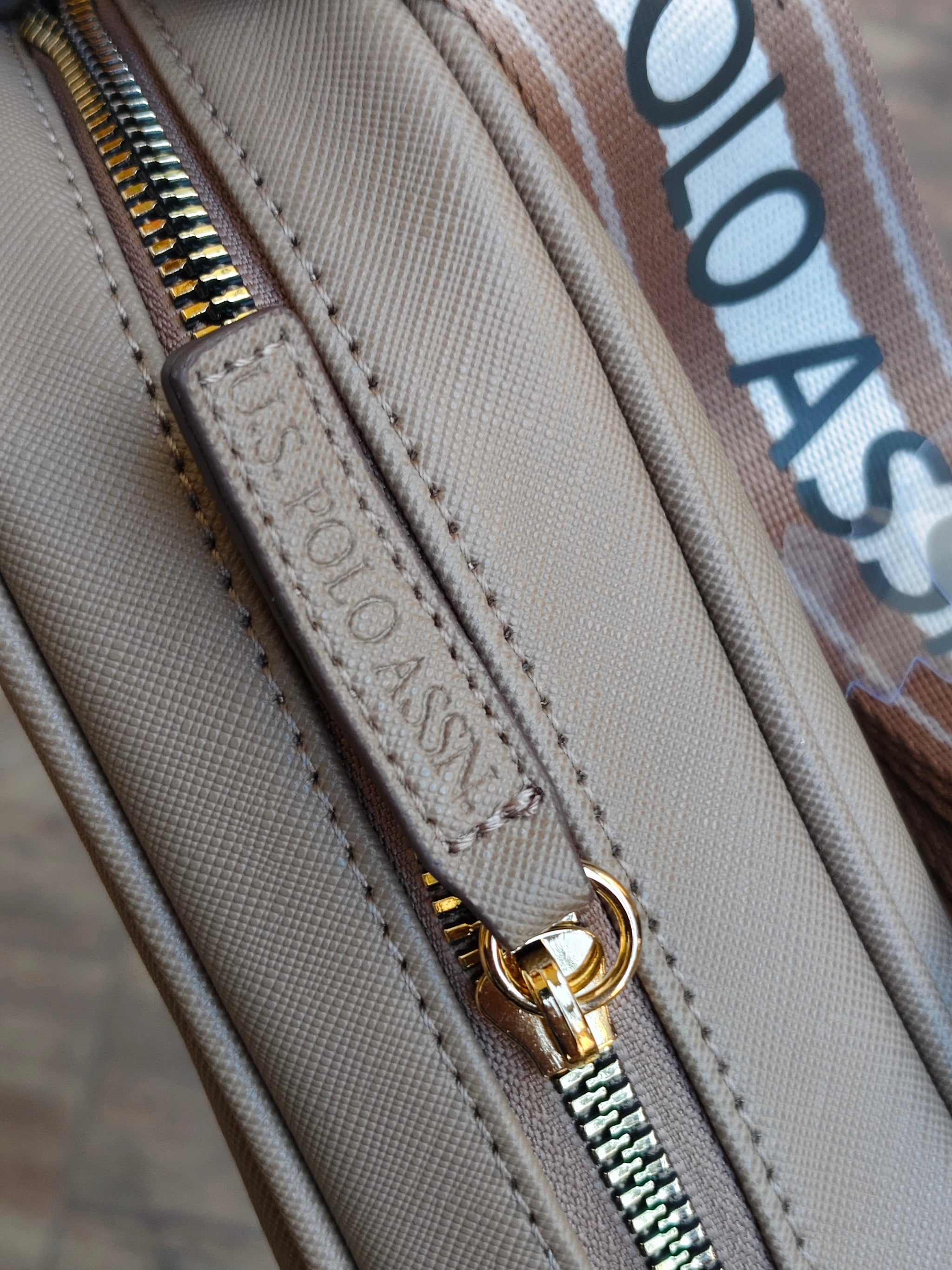 Immediate CLASSIC ZIP CROSSBODY BAG,27A278-AA00A