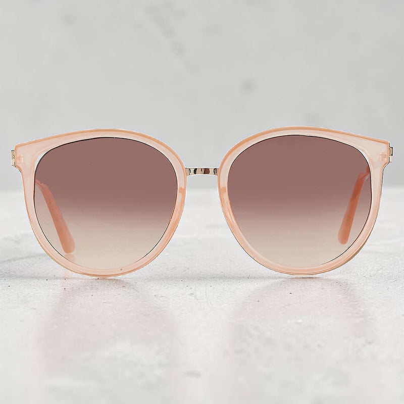 Guess 
Brown Gradient Teacup Ladies Sunglasses
Item No. GF0428 57F 56