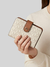 Jet Set Travel Small Signature Logo wallet,35F6GTVF1Y