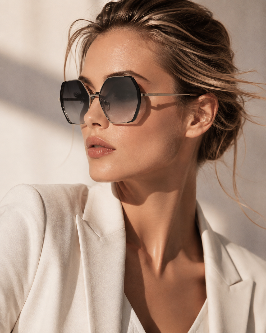 Immediate Guess
Smoke Gradient Geometric Ladies Sunglasses
Item No. GF0387 10B 57