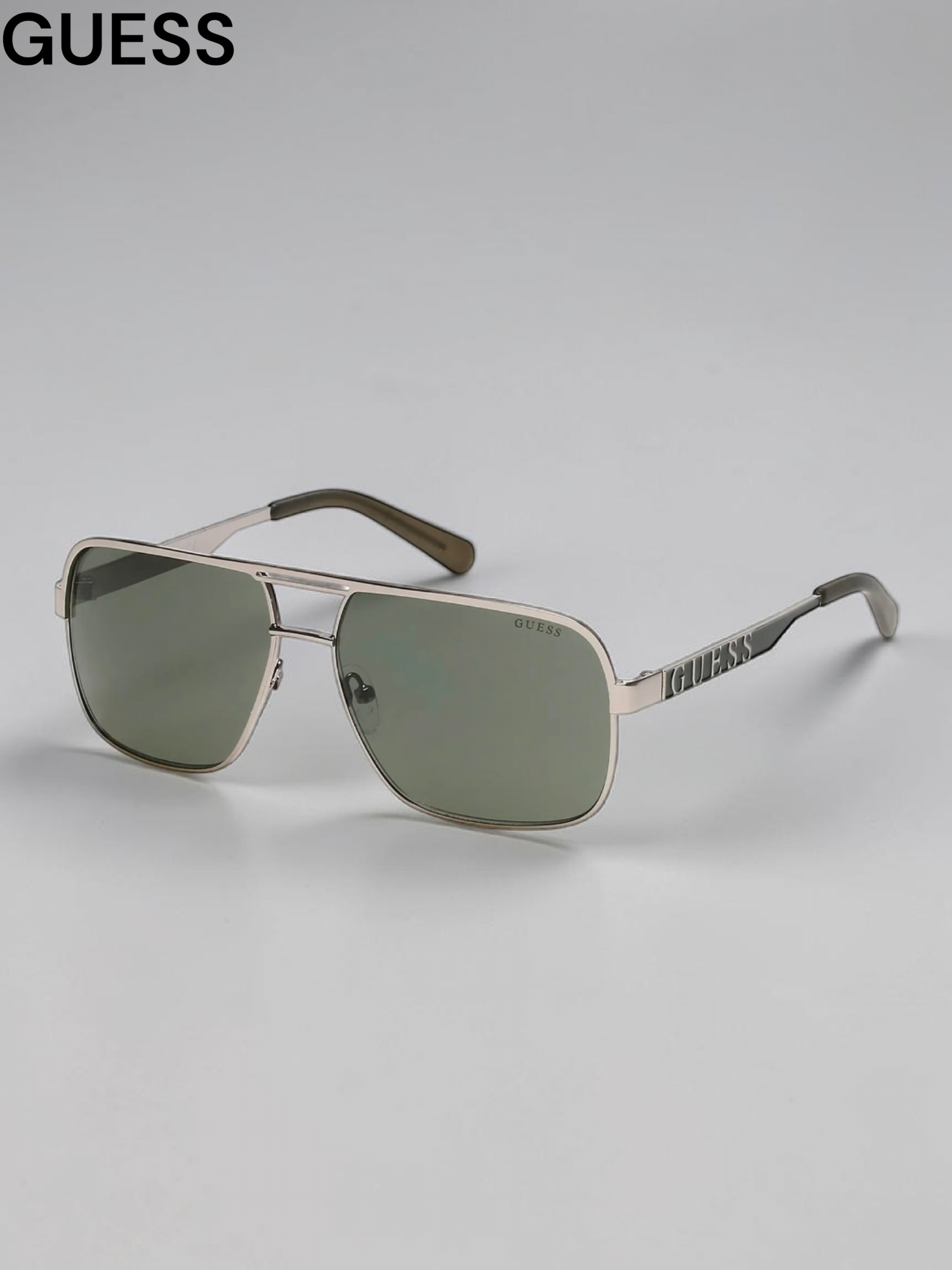 Guess 59mm Navigator Sunglasses