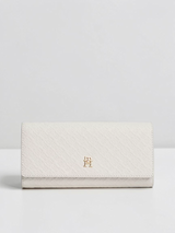 Immediate Tommy Hilfiger Icon Embossed Flap Wallet Serial AW0AW18593AEO