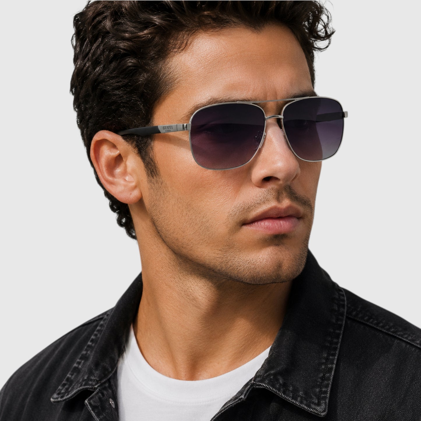 Guess
Smoke Gradient Navigator Men's Sunglasses
Item No. GF0212 10B 63