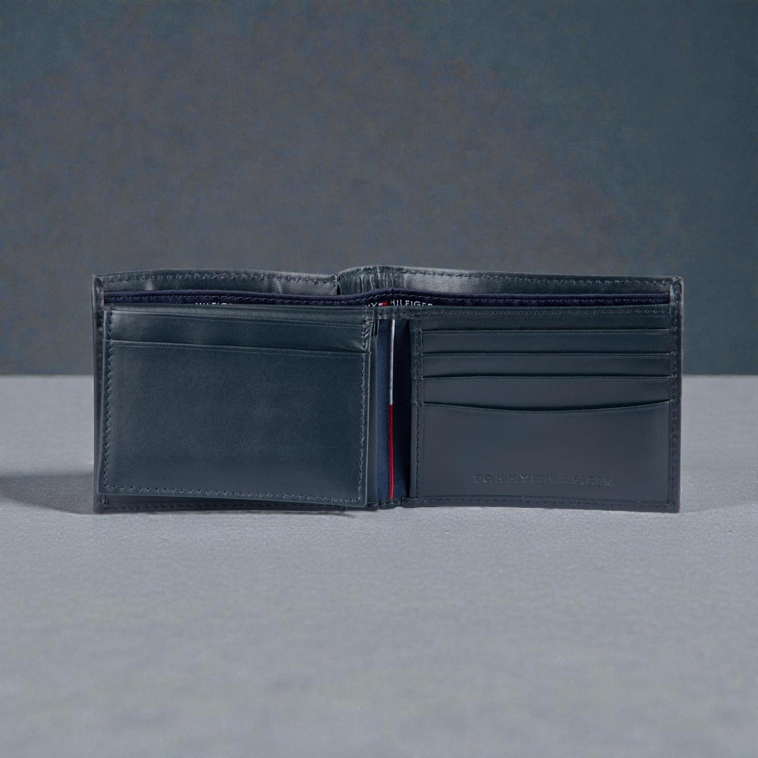 Tommy Hilfiger Men's Passcase Wallet with Removable ID Window