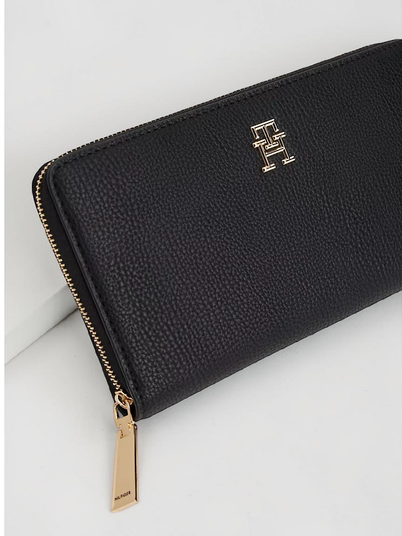 Immediate Tommy Hilfiger Monogram Monogram Zip Wallet XW04738-UB1